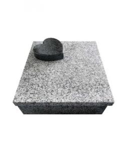 Urnový hrob Tarn 50x50 cm, srdíčko Impala